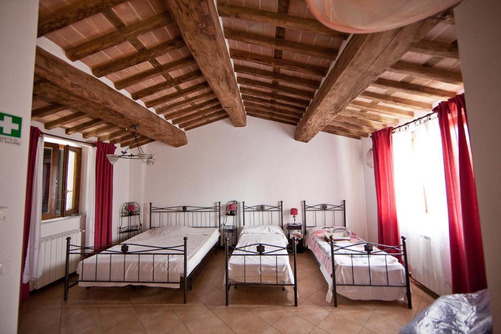 Hermitage Holidays Gallicano Room photo