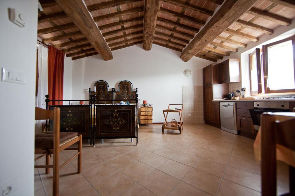 Hermitage Holidays Gallicano Room photo