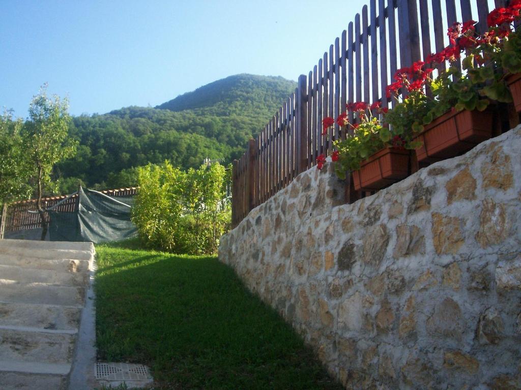Hermitage Holidays Gallicano Exterior photo