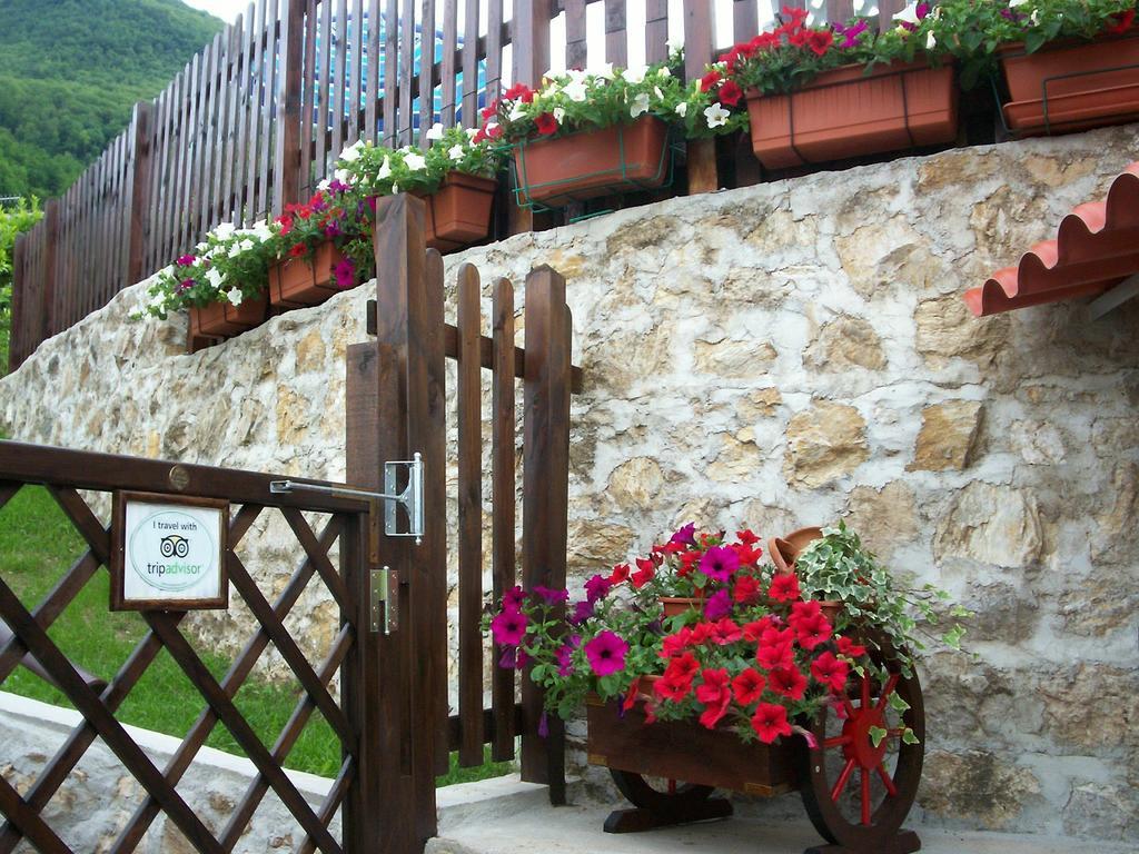 Hermitage Holidays Gallicano Exterior photo